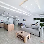 Beautiful Gozo With Open Views & Shared Pool Apartment