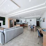 Beautiful Gozo With Open Views & Shared Pool *