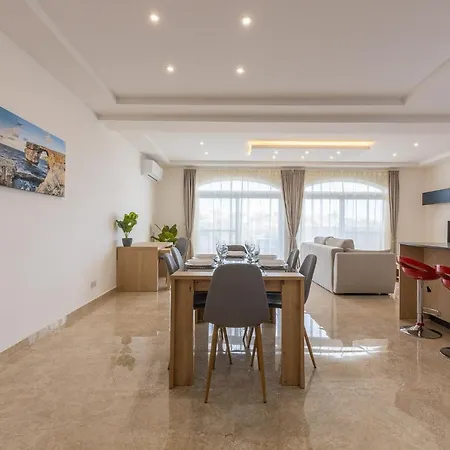 Gozo - With Stunning Views & Shared Pool Apartment
