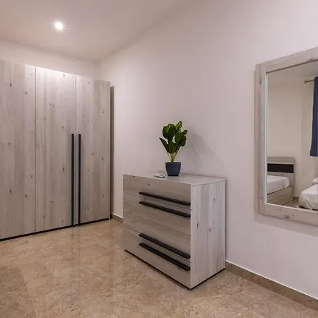 Gozo - With Stunning Views & Shared Pool Xagħra