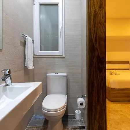 Gozo - With Stunning Views & Shared Pool דירה *