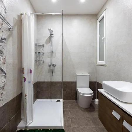 Gozo - With Stunning Views & Shared Pool דירה